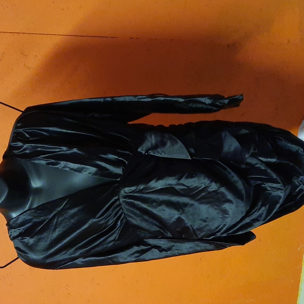 Women black high low dress..Large